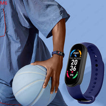 Montre Connectée pour Homme et Femme Version Sport Fitness compatible Bluetooth avec chargement Magnétique.